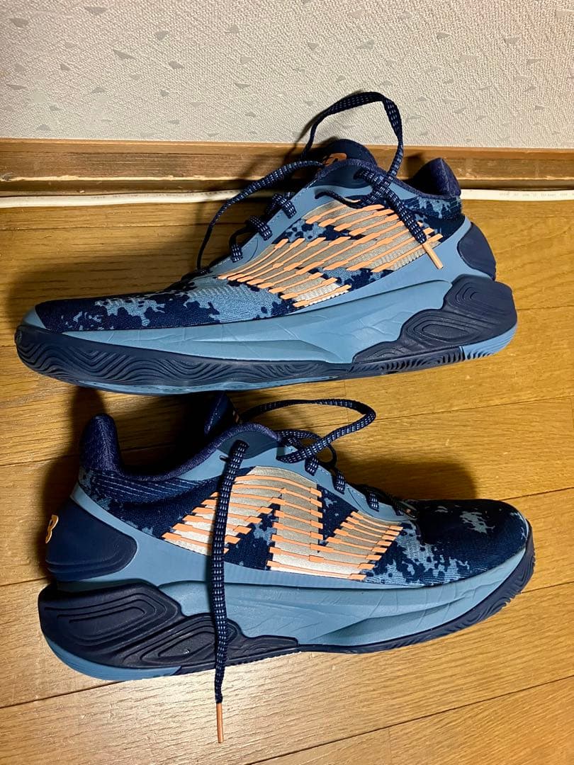 two wxy v5 2E New Balance バスケットボールシューズ
