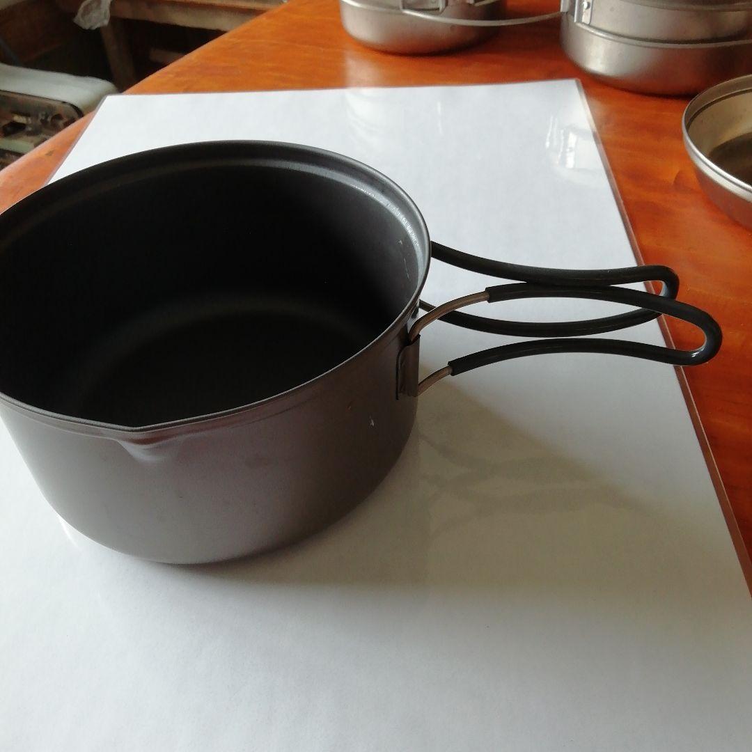 チタンのスノーピークとエバニューのクッカーです。