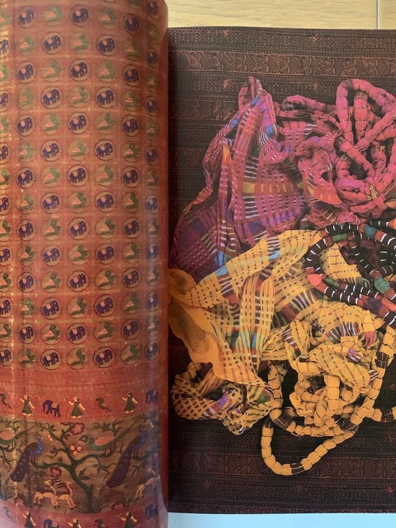 Traditional Indian textiles インディアンテキスタイル