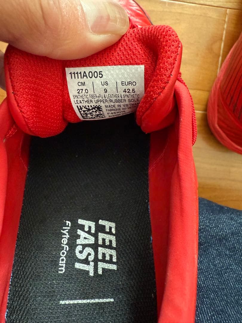 デスタッキ　DESTAQUE ASICS フットサルシューズ レッド　27センチ