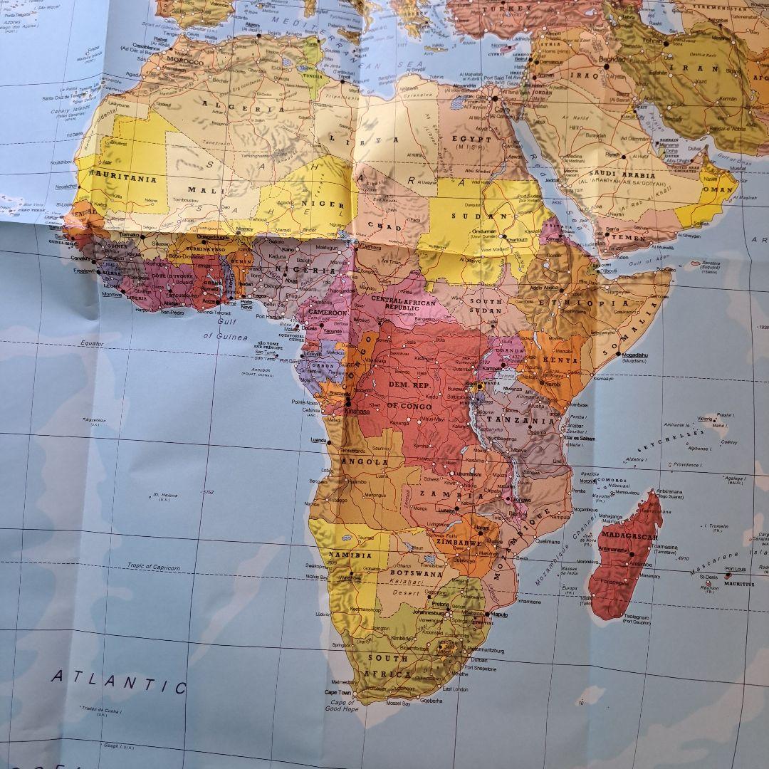 世界地図 The World English Edition 世界旅行が好きな方