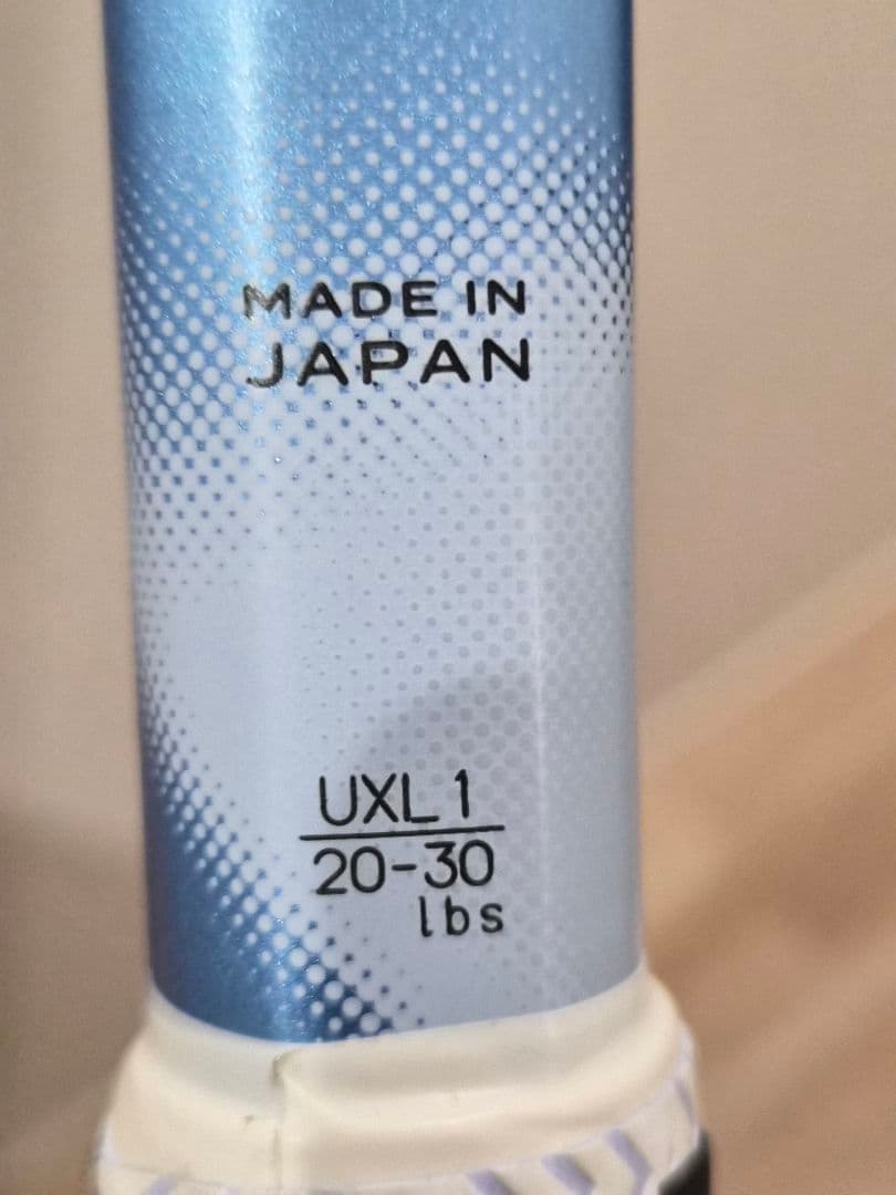 試打のみ　ヨネックス　新型ボルトレイジ５VS UXL1 新色　美品