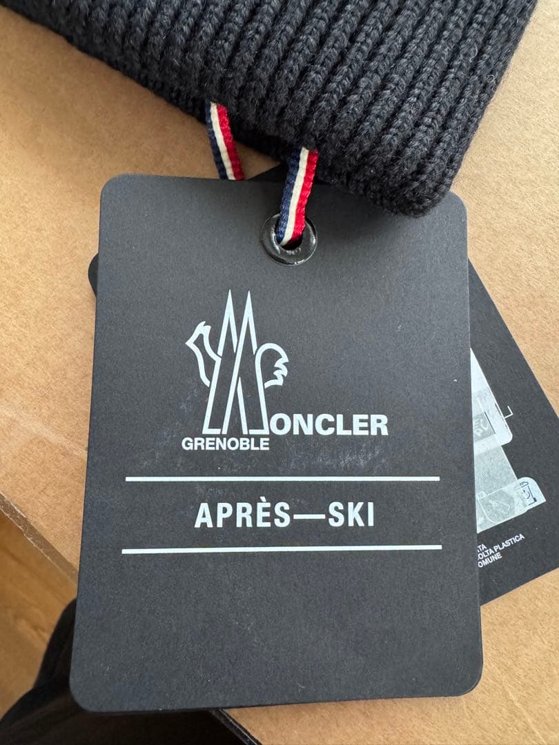 ☆新品未使用☆MONCLER GRENOBLE ビーニー　ニット帽