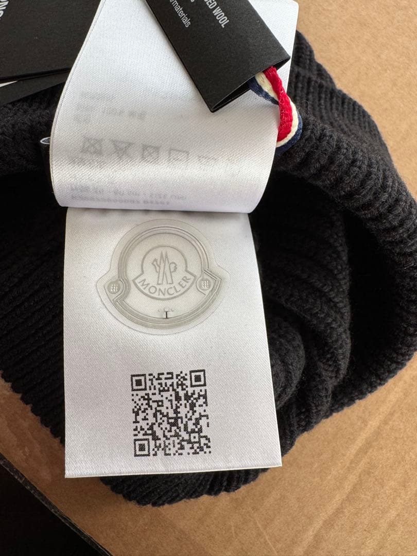 ☆新品未使用☆MONCLER GRENOBLE ビーニー　ニット帽