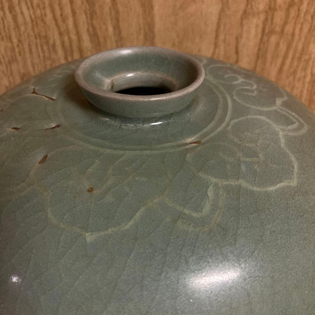 カ*3様 高麗青磁　白黒象嵌　梅瓶　菊花図