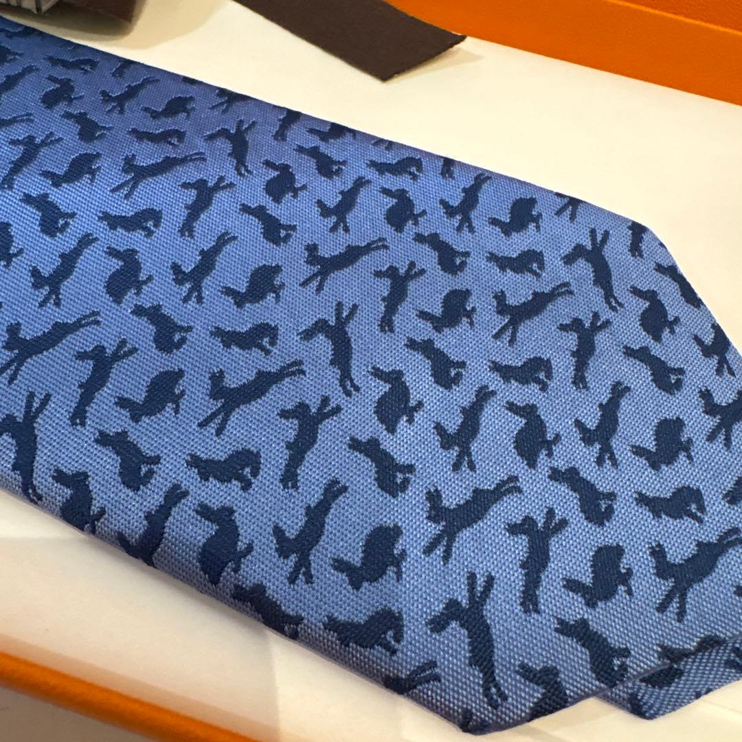 新品未使用　HERMES 動物柄 ネクタイ シルク製
