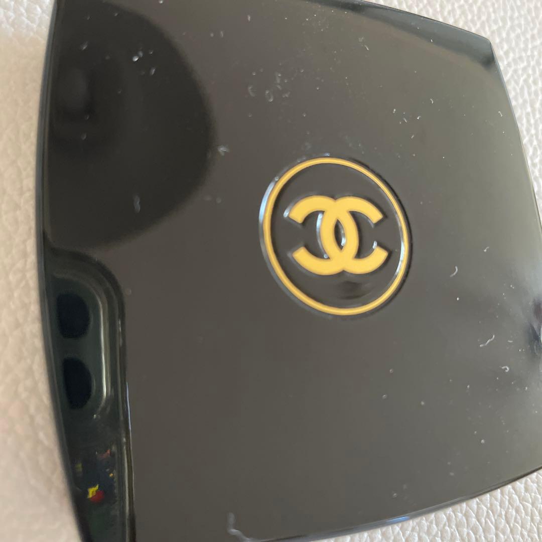 CHANELレキャトルオンブル　No.5
