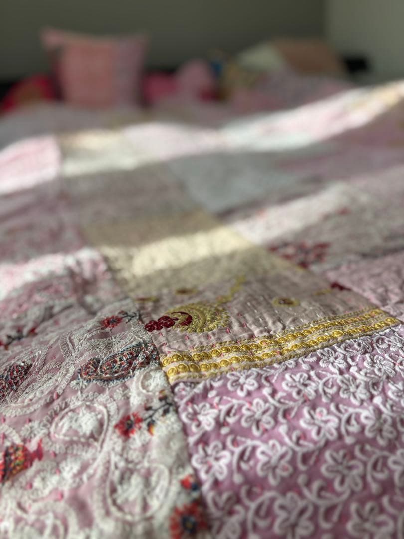 ラリーキルト　インド刺繍　カンタキルト　ヴィンテージ　マルチカバー　ピンク