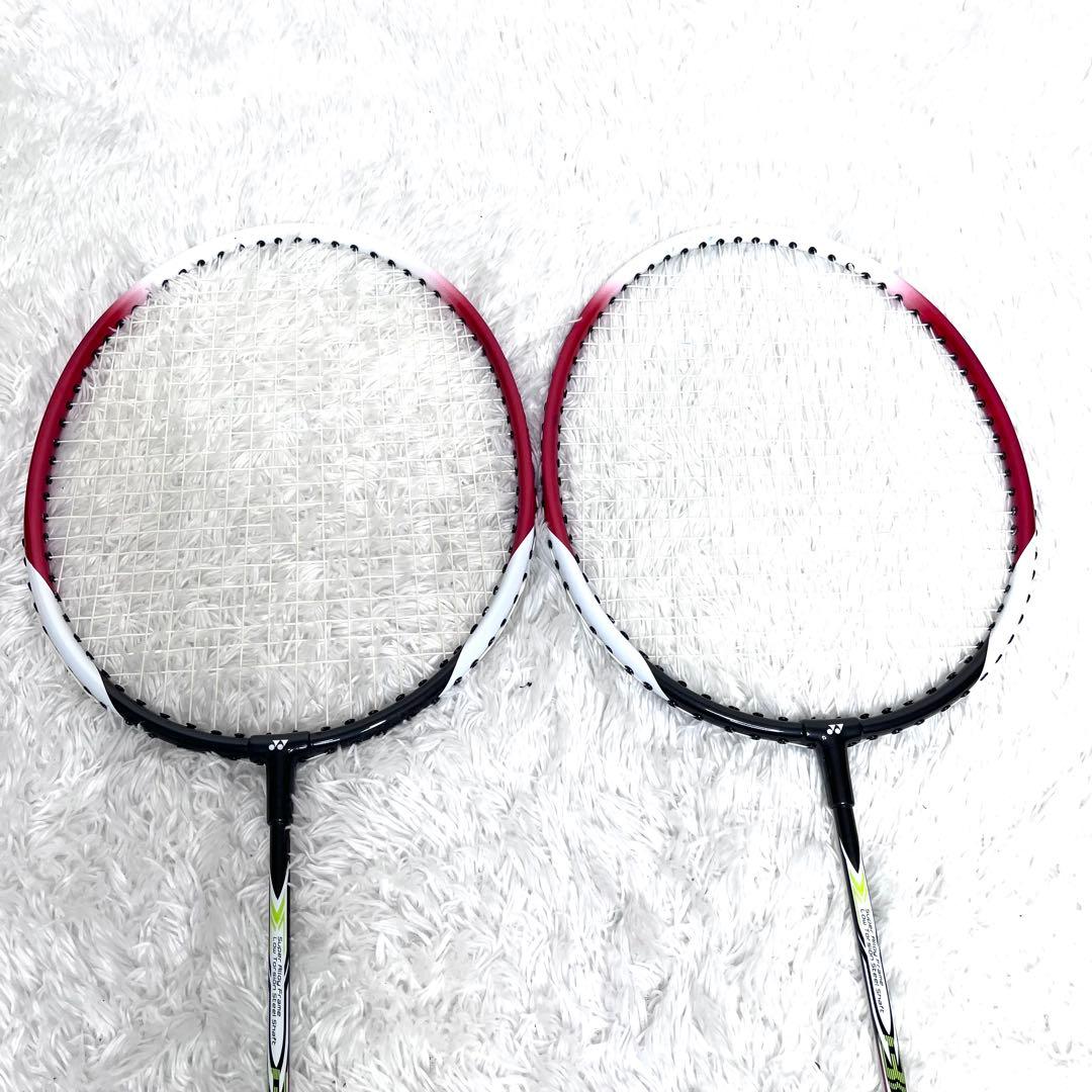 極美品　YONEX ヨネックス　バドミントン　ラケット B4000 2本セット