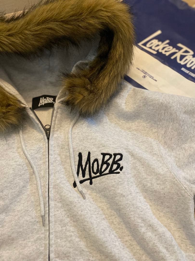 MOBB. グレー フード付きパーカー