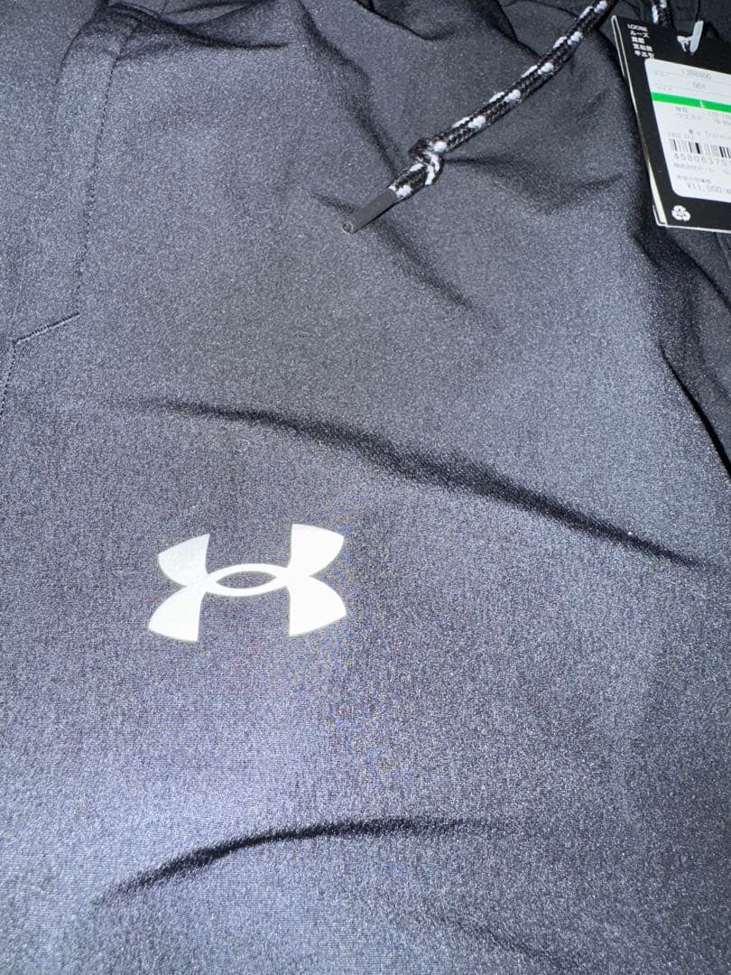 ☆新品未使用☆Under Armour トレーニングパンツ L ブラック