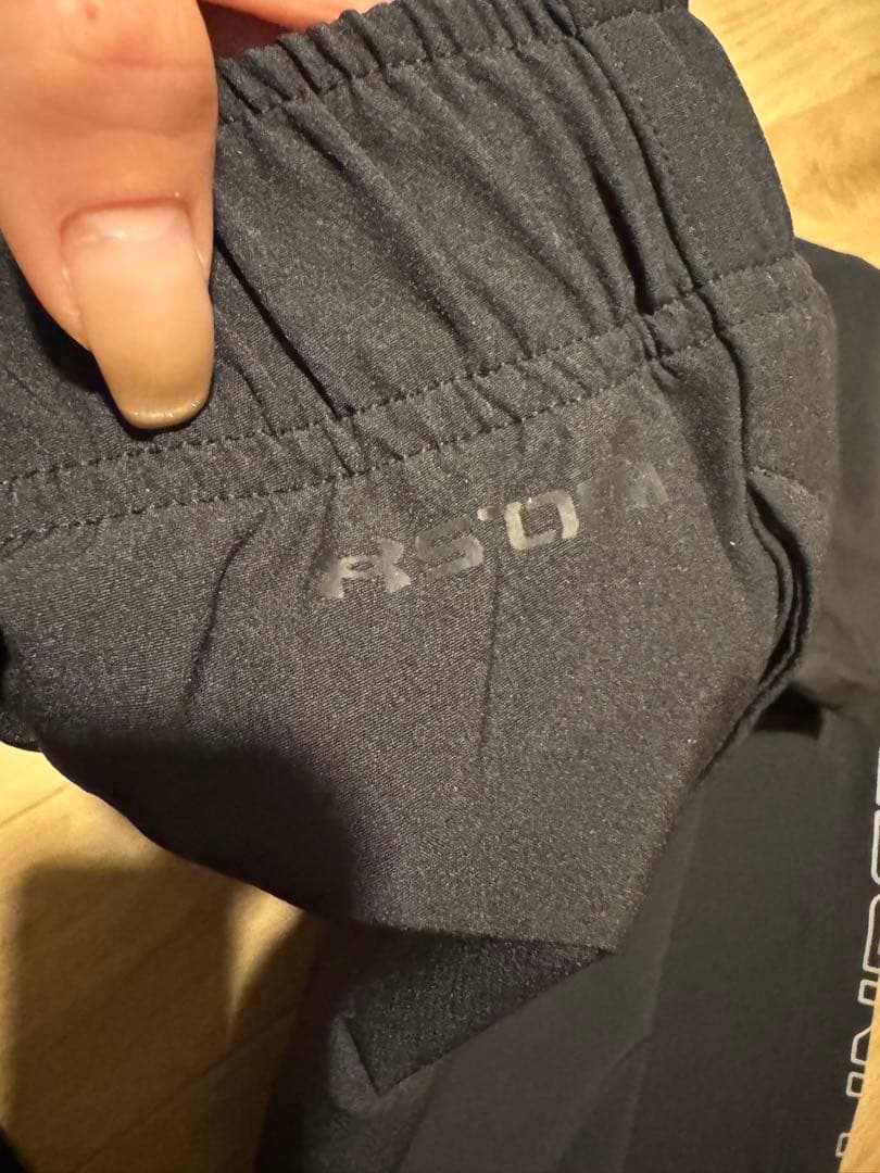 ☆新品未使用☆Under Armour トレーニングパンツ L ブラック