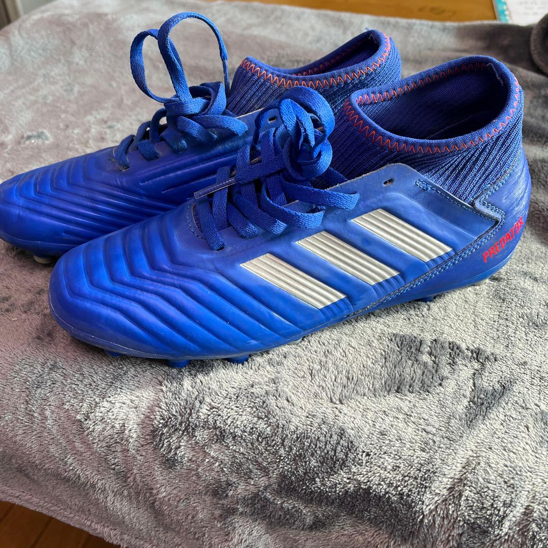 サッカースパイクシューズ　23.5㎝　adidas プレデター
