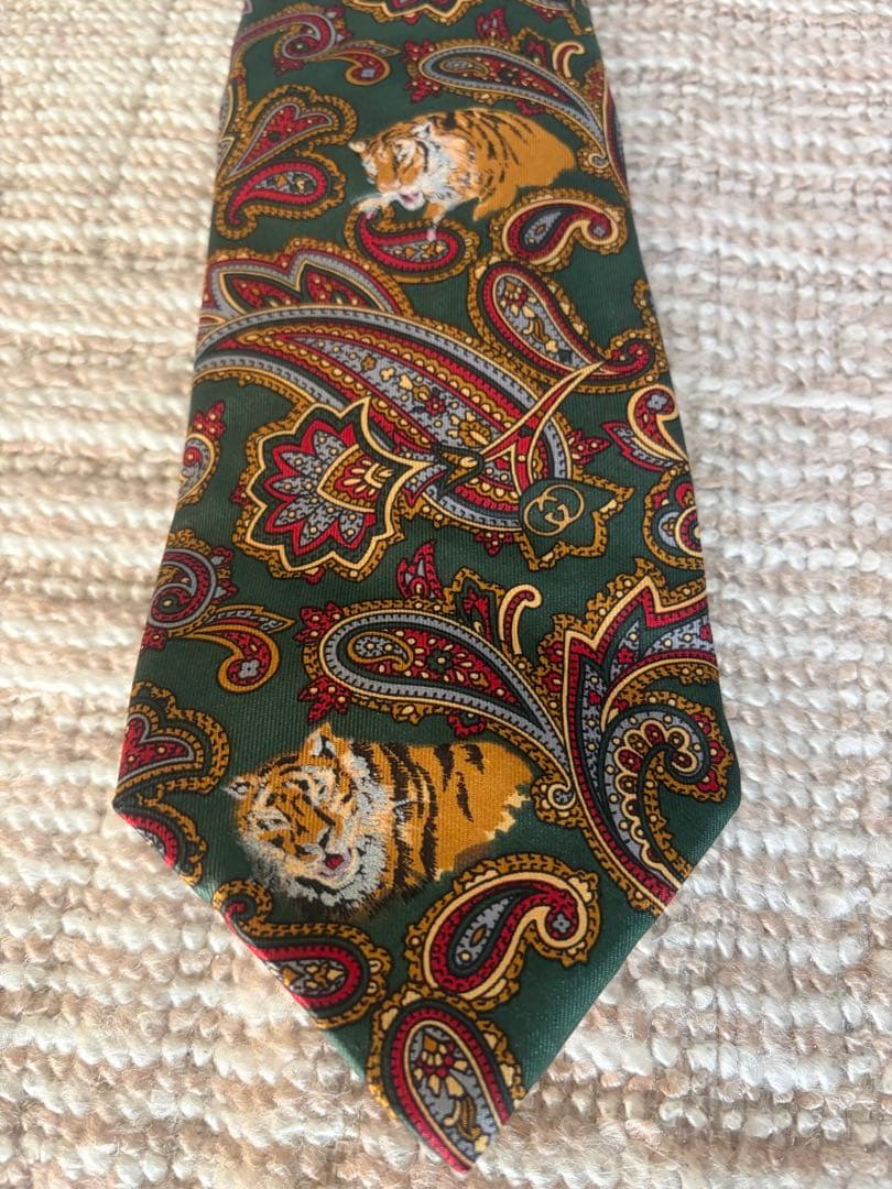 GUCCI ペイズリー柄虎プリントネクタイ