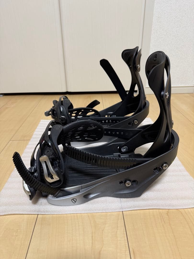 FLUX XV LTD（F7XVML）カーボンハイバック バインディング 傷あり