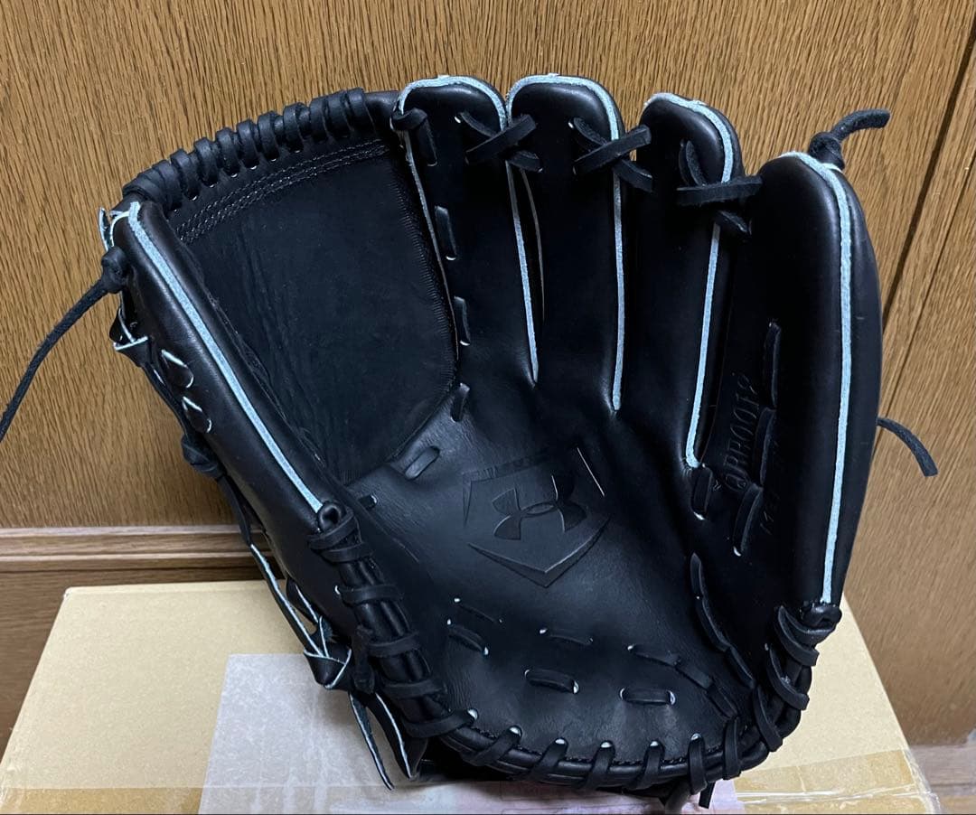 新品 型付け済 アンダーアーマー 硬式 投手用グラブ 日本製
