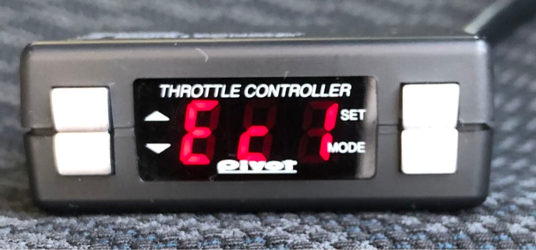 PIVOT 3 drive COMPACT スロットルコントローラー　THC