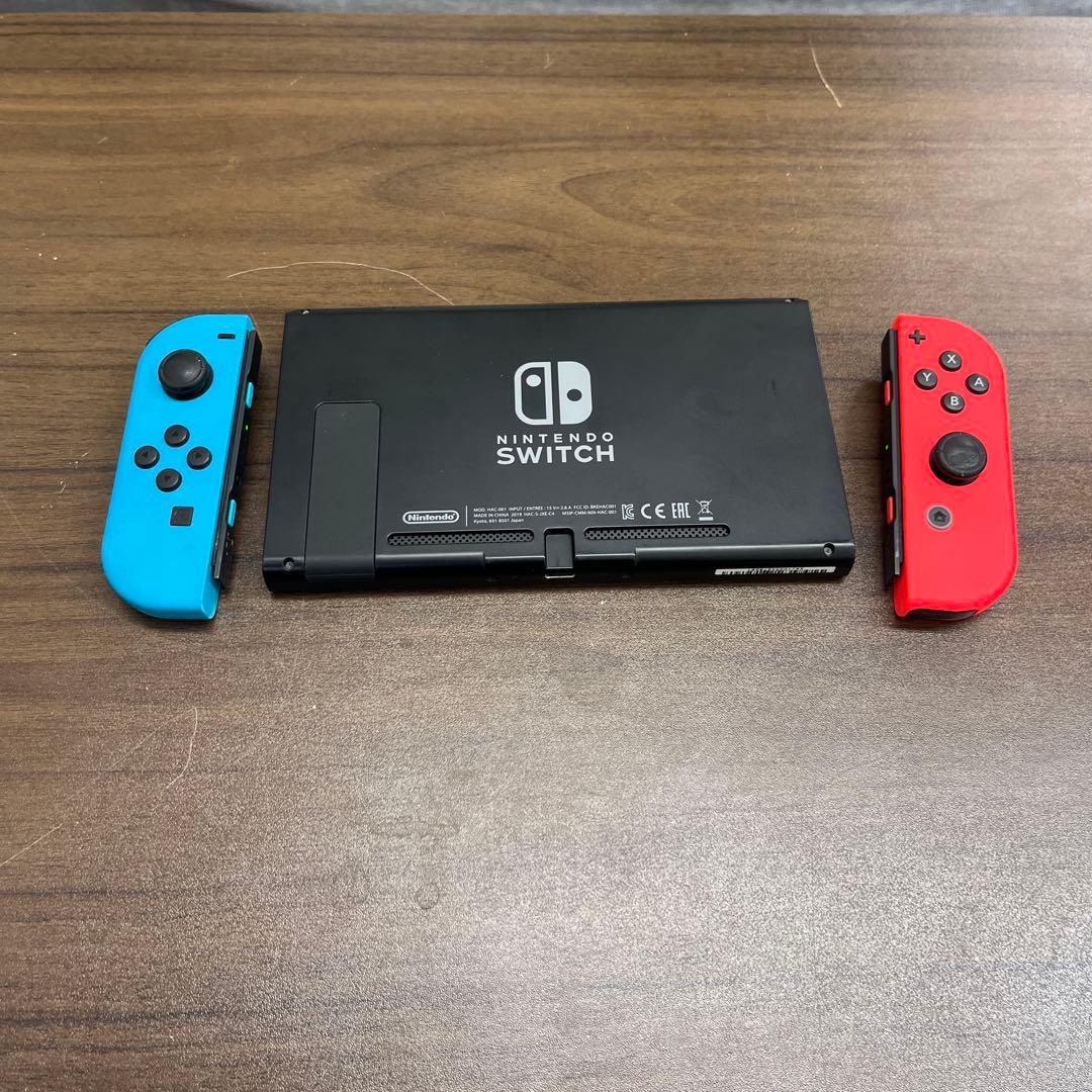 女性オーナー！NINTENDO Switch本体　識別T