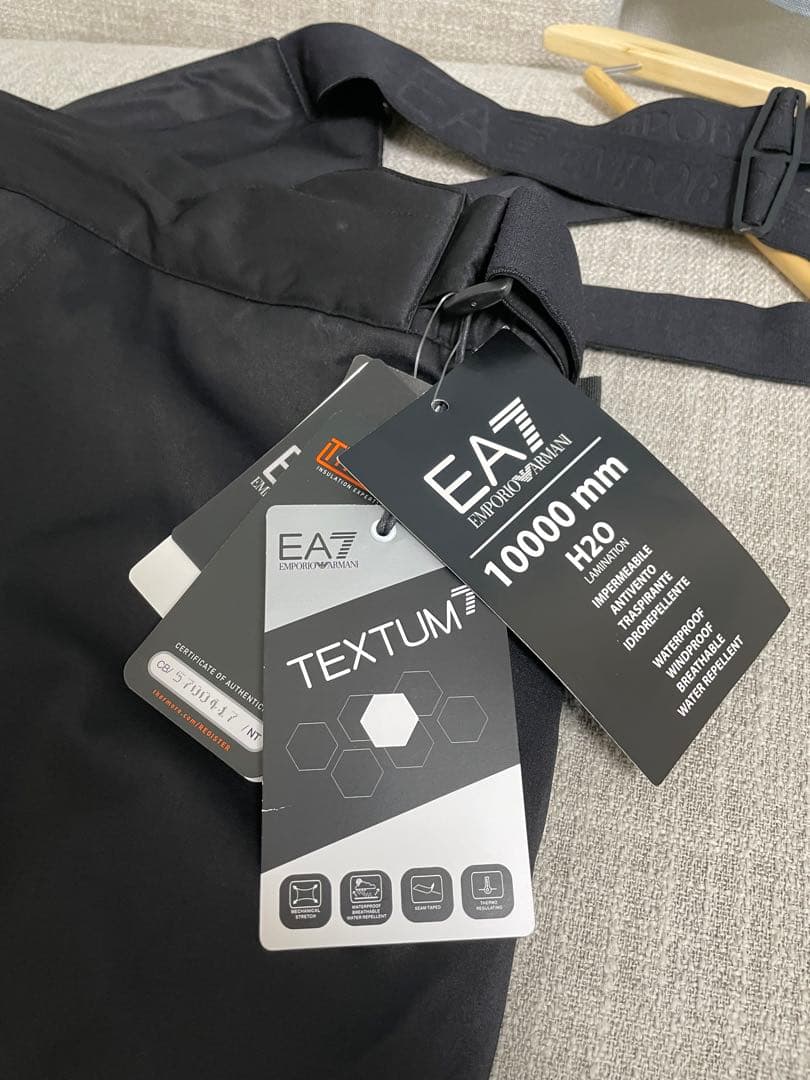最終売切！！ARMANI EA7 スノーボード　スキー　ビブパンツ　新品未使用