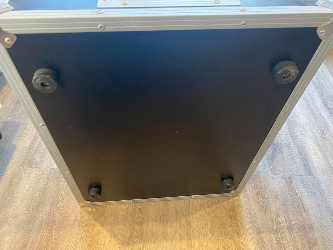 Mackie 1604-VLZ3 マウントケース付き