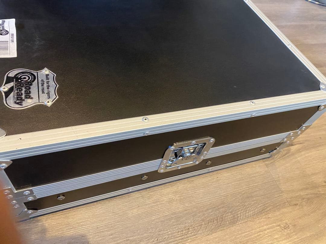Mackie 1604-VLZ3 マウントケース付き