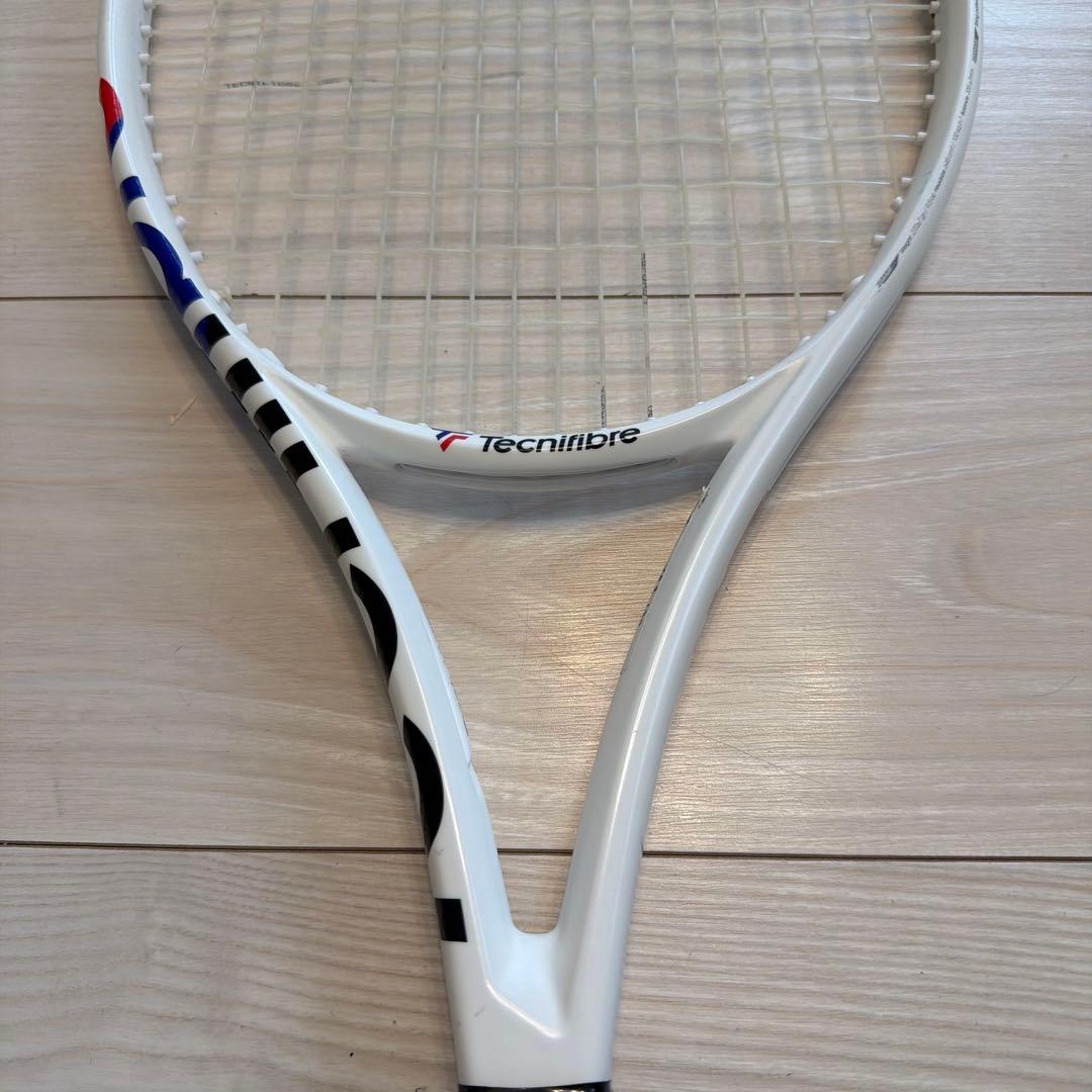 Tecnifibre Tight 270 硬式用ラケット G2
