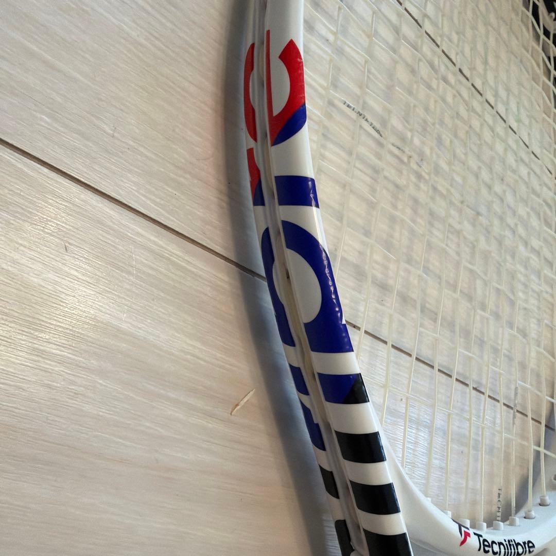 Tecnifibre Tight 270 硬式用ラケット G2