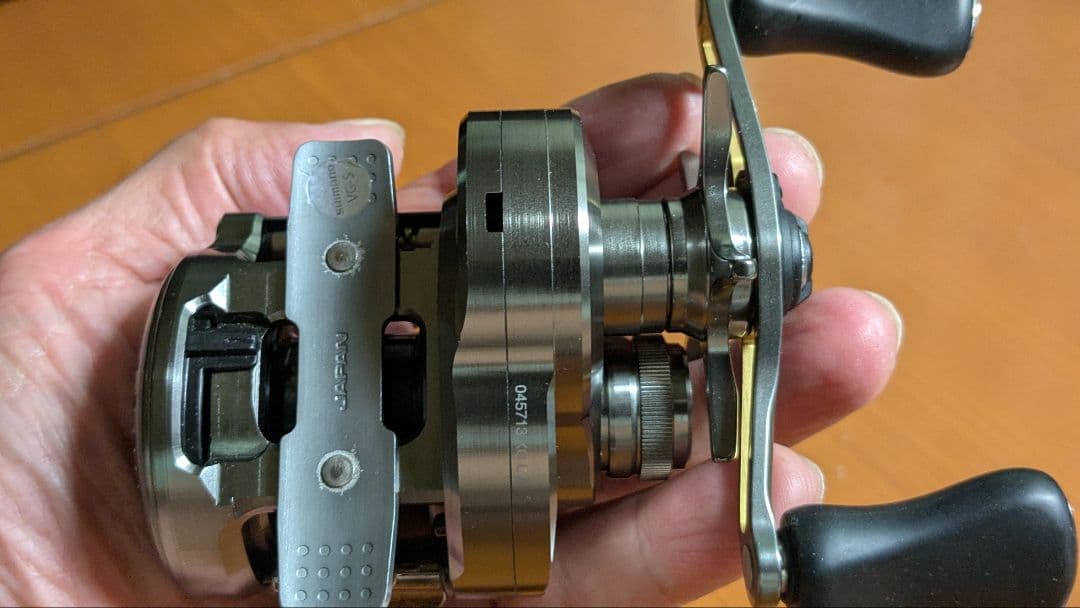 シマノ　23カルカッタコンクエスト BFS XG 左ハンドル　中古品