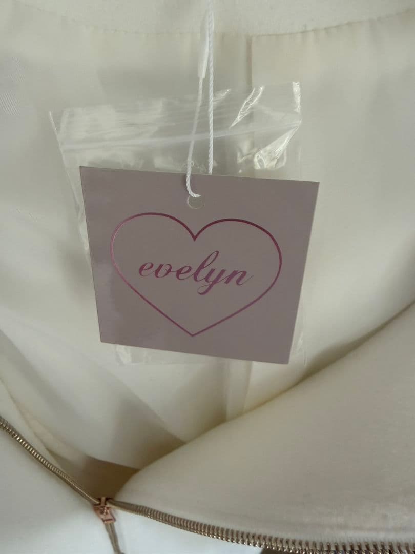 【最安値】evelyn ビジューコート 2025 ホワイト Mサイズ