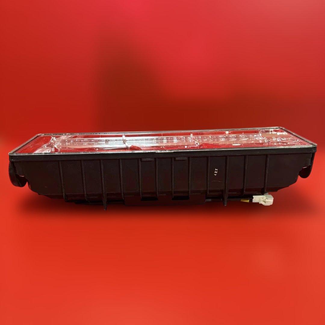 No.40 小糸　トラック用 4t 10t シーケンシャル（助手席側）左Ｌ