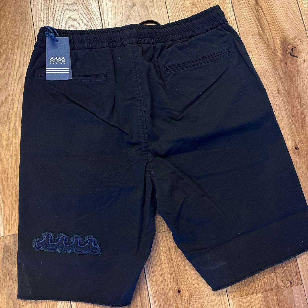 muta ショートパンツ 波模様刺繍付き XL