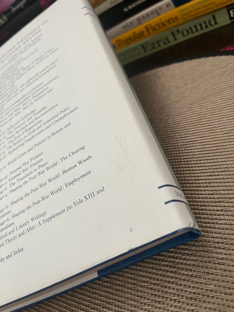 洋書 John Maynard Keynes Essays in Biography