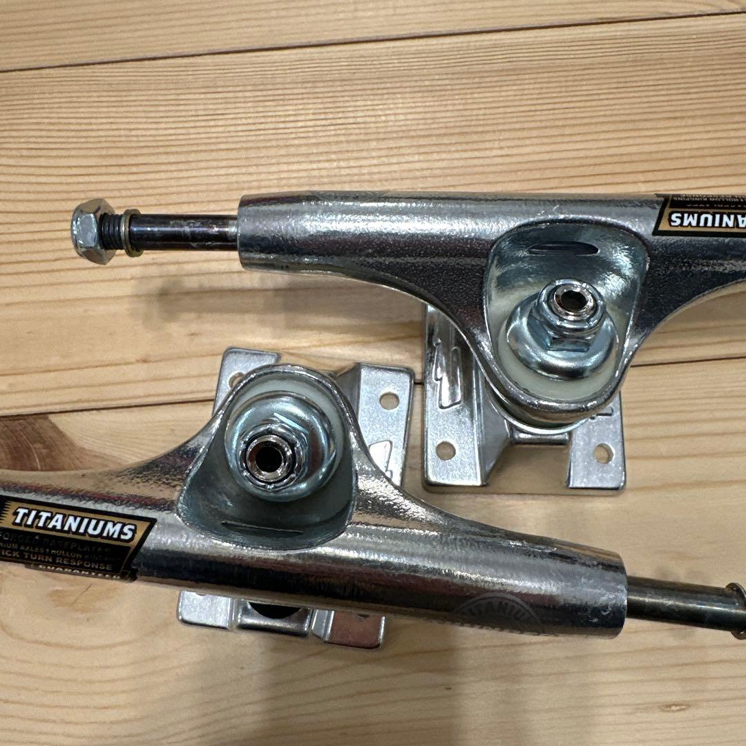 THUNDER TRUCK TITANIUM 3 POLISH 147 チタン