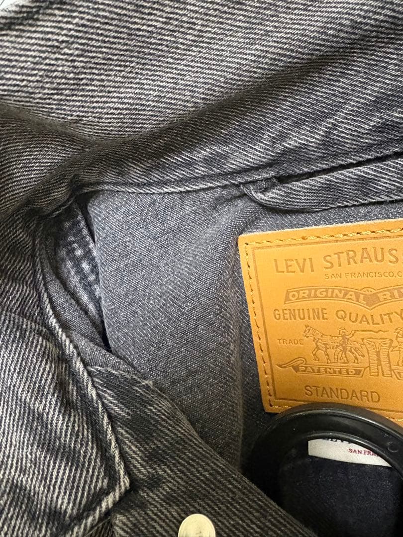 Levi's ブラックトラッカージャケット Sサイズ（日本Mサイズ）