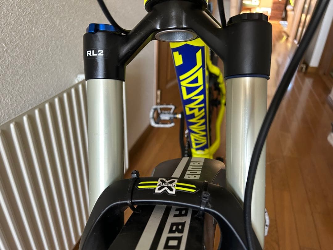最終値下げ！ コメンサル　オールマウンテンハードテイル　NEO YELLOW L