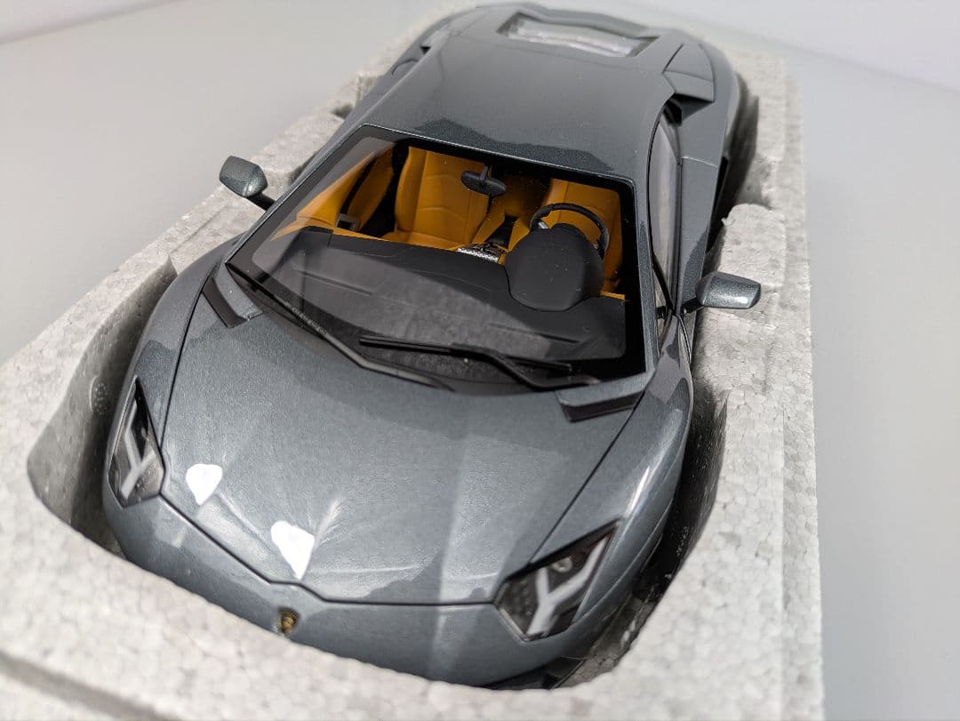 1/18 ミニカー オートアート ランボルギーニ アヴェンタドール LP700