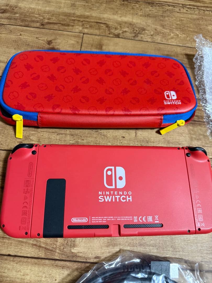 Nintendo Switch レッド 本体 + スーパーマリオ 3Dワールド