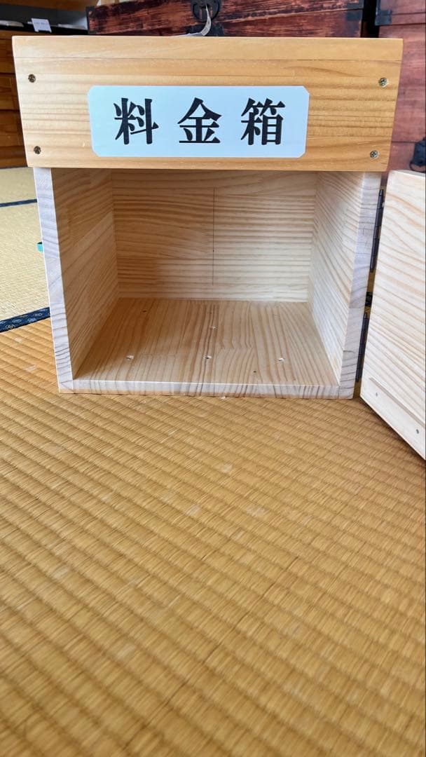 ★3/31迄★希望金額で販売中！！ 木製料金箱 中型 施錠可能