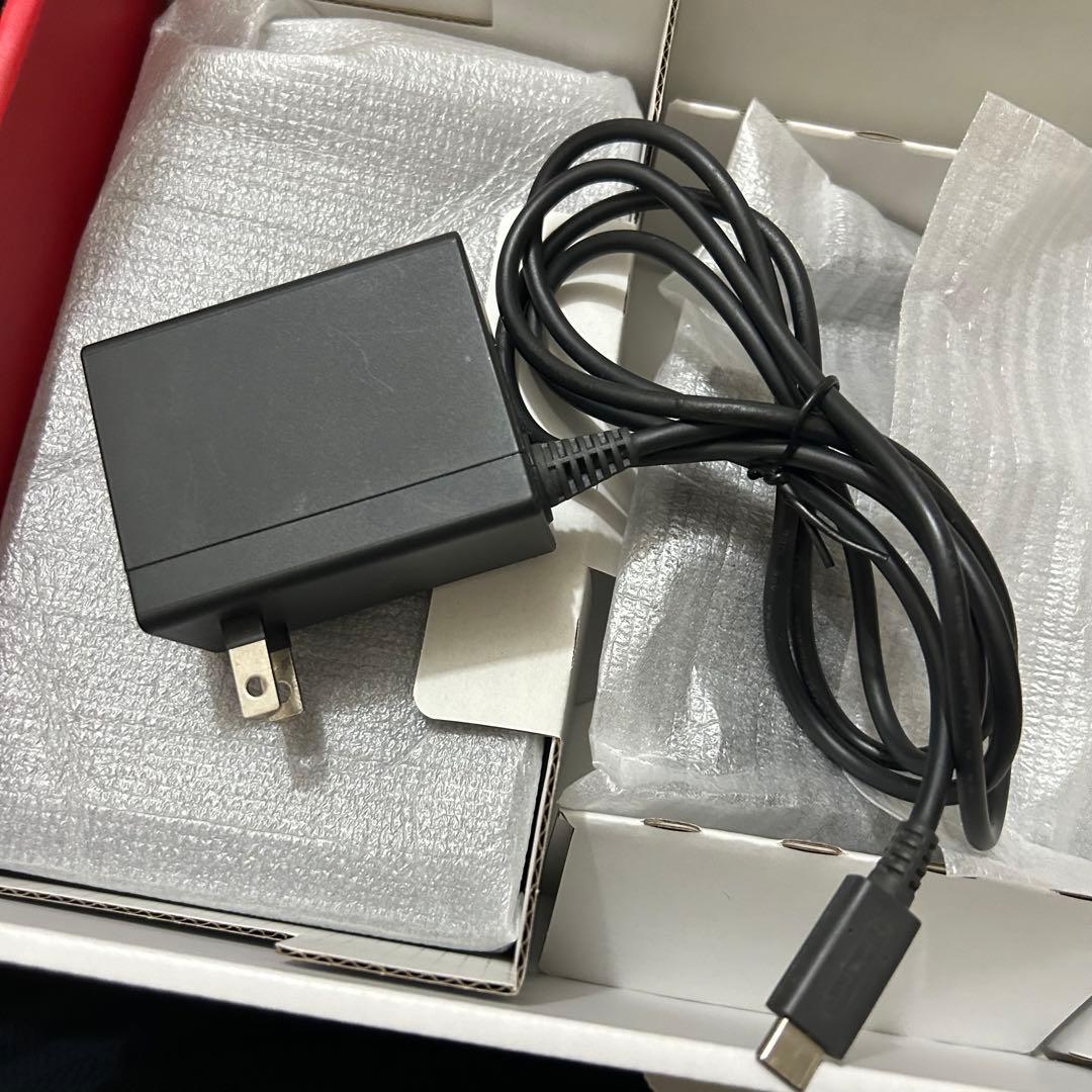 美品　Nintendo Switch 本体　付属品完備　グレー　　使用少ない