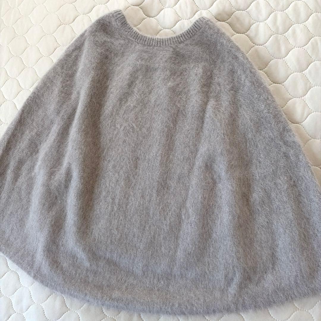 【24SS美品】BEARDSLEY ファーニットポンチョ　ライトグレー