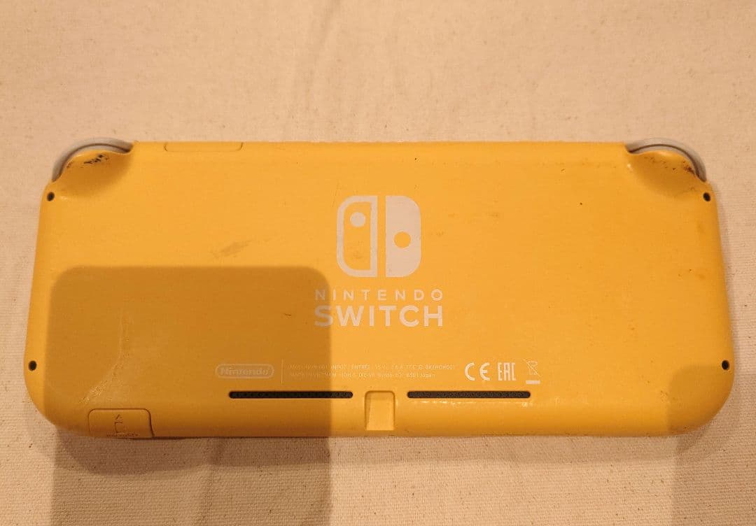 Nintendo任天堂　Switchライト　Yellow　ジャンク品