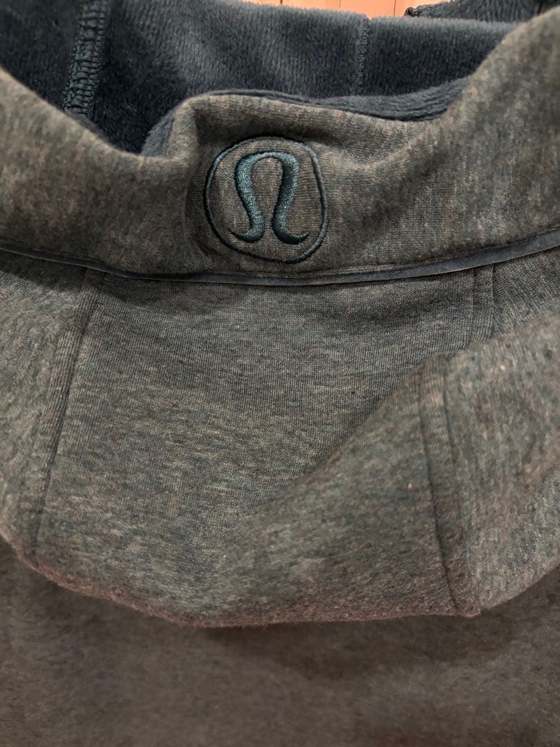 ❣️美品❣️【lululemon】濃緑色フルジップスウェットパーカー
