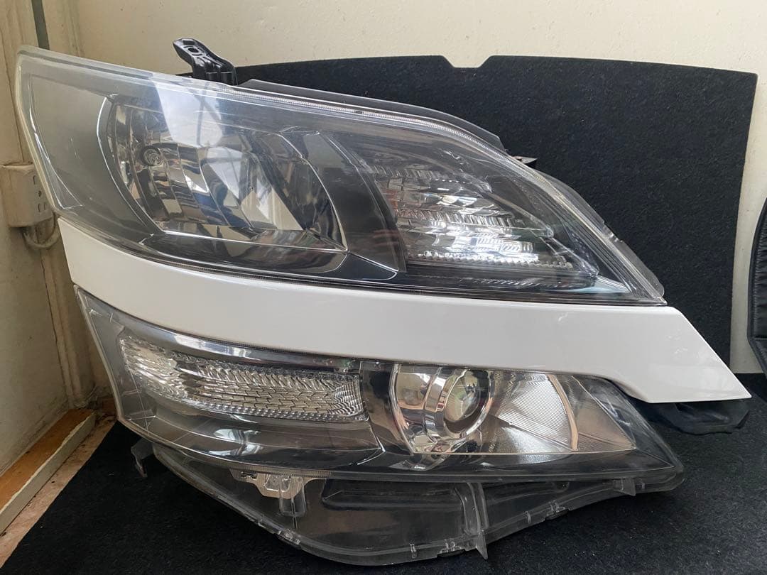 トヨタ ヴェルファイア 20系 前期 純正ヘッドライト 左右セット HID
