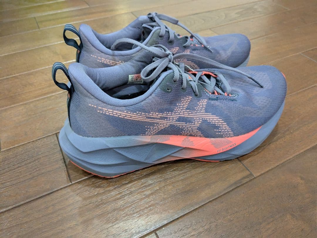 asics　アシックス　ノヴァブラスト5　26cm 厚底