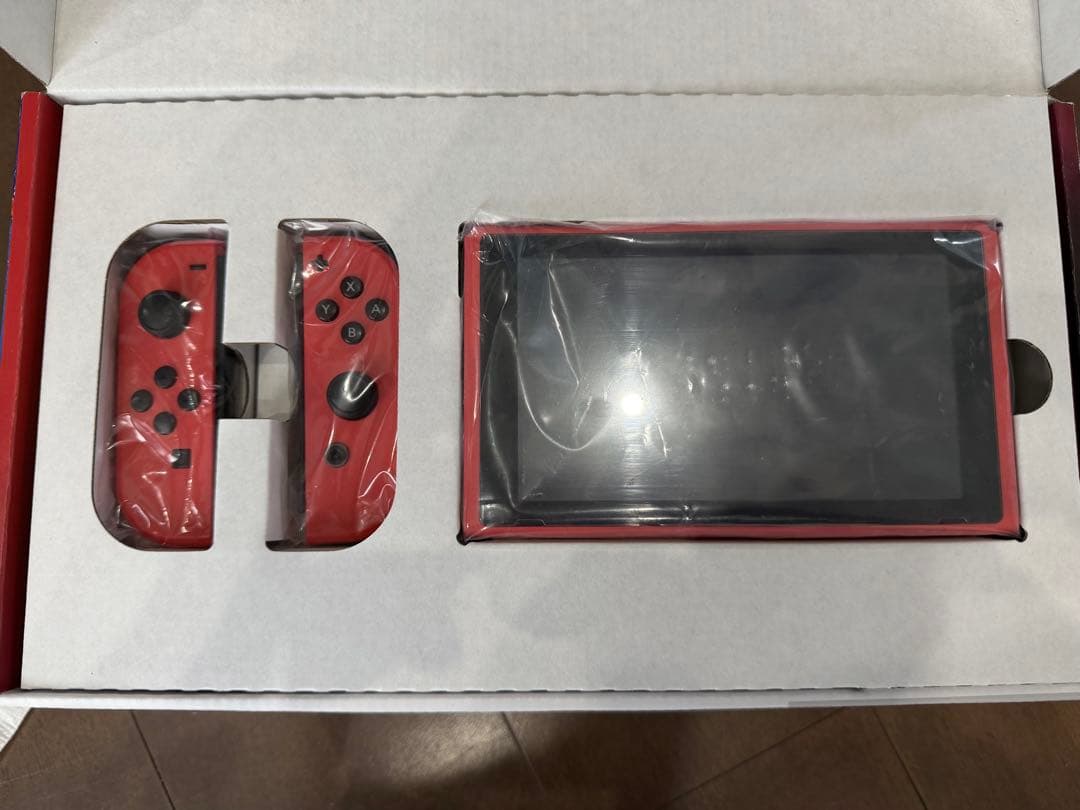Nintendo Switch マリオレッド　本体 キャリングケース付き