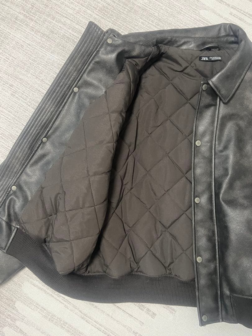 【極美品】ZARA フェイクレザー 取り外し可能な襟付きジャケット 完売品