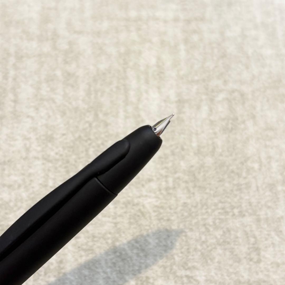 PILOT キャップレス万年筆　マットブラック　F 細字