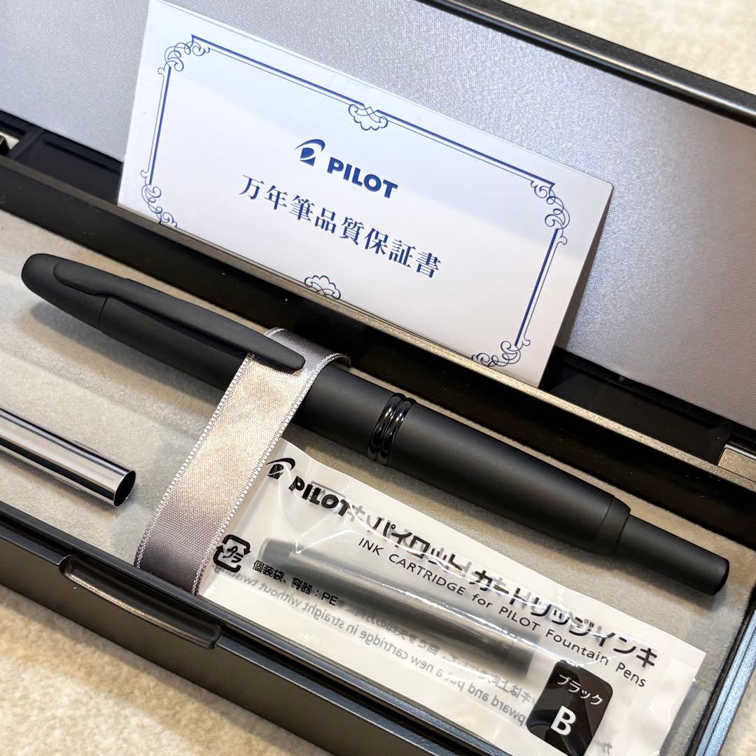 PILOT キャップレス万年筆　マットブラック　F 細字