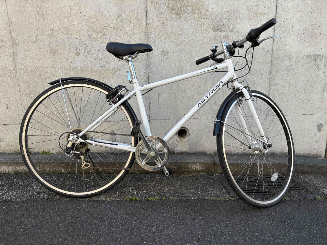 横浜引取限定 イオンバイク アストロイア クロスバイク 700C 6段 ホワイト
