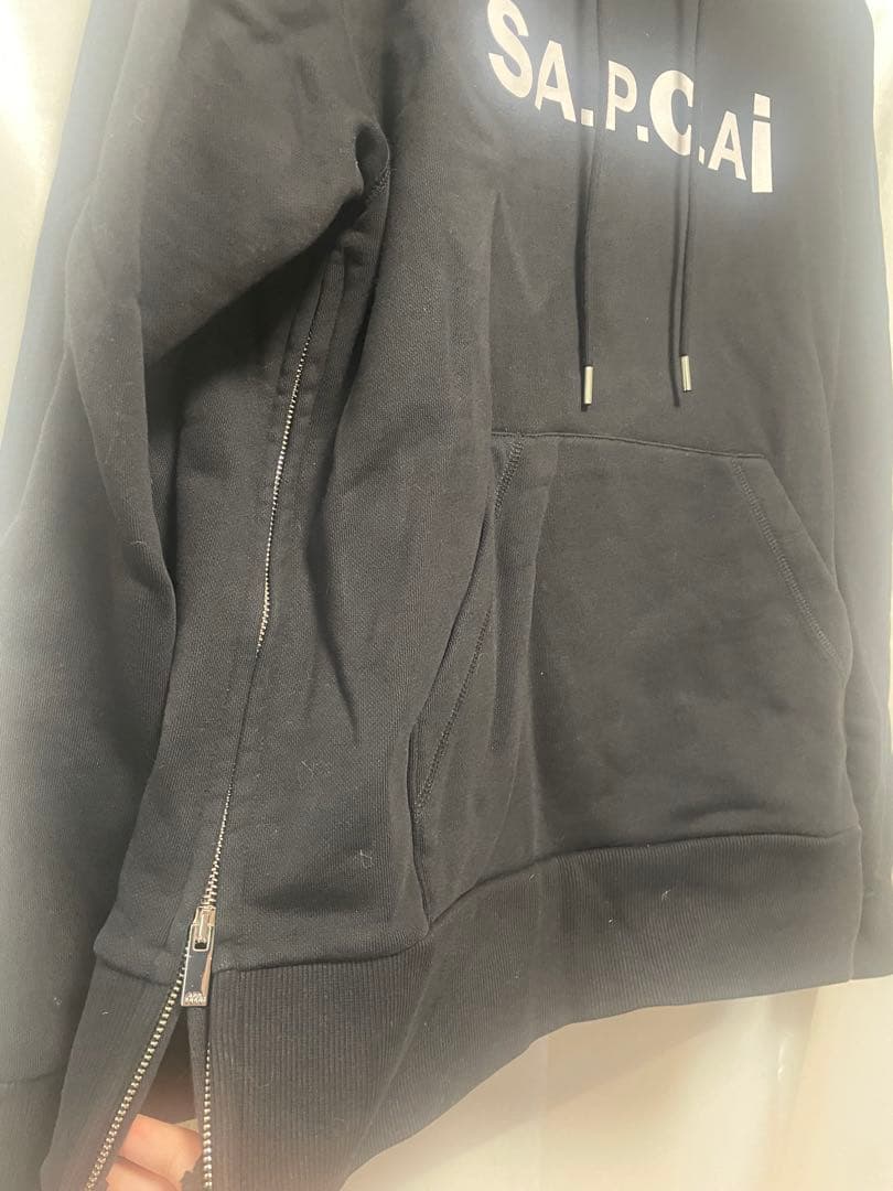 本日限定価格　アーペーセー　サカイ　a.p.c sacai コラボ　パーカー　黒